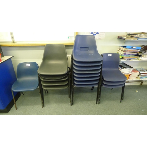 502 - 17 various plastic / metal stacking chairs