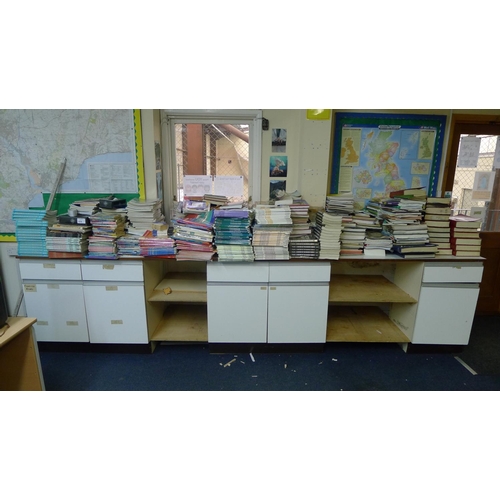 608 - A quantity of of history textbooks