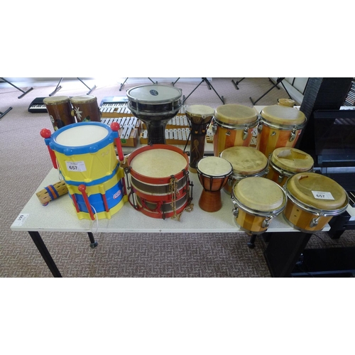 657 - Miscellaneous bongo drums and other similar drums