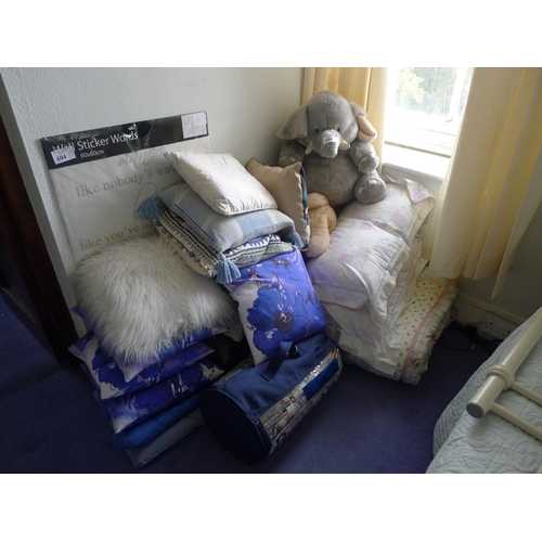 694 - A quantity of miscellaneous cushions, pillows and duvets etc