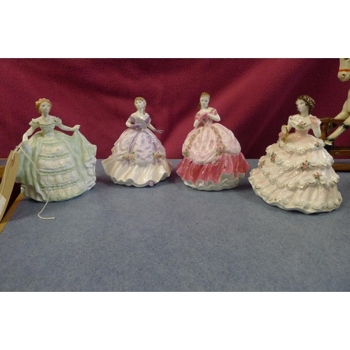 813 - 4 small Royal Worcester figurines 