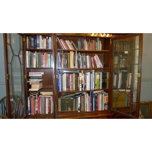 830 - Remaining books in this room as in bookcases and bookshelves