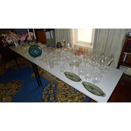 840 - A large quantity of miscellaneous decorative glassware including a damaged glass bowl with a silver ... 