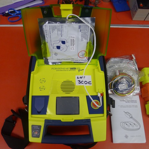 300C - 1 Power Heart AED G3 Pro automatic external defibrillator serial number 4234789 with various accesso... 