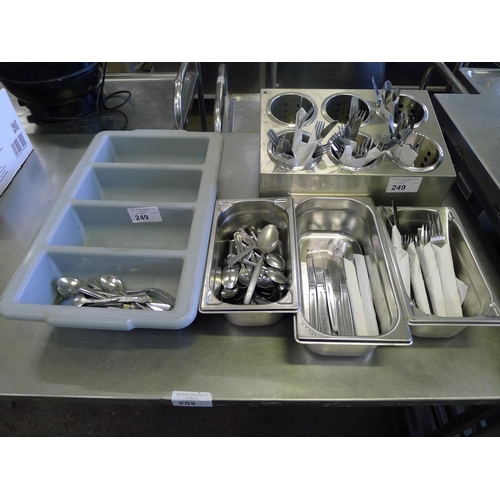 249 - A quantity of various cutlery. Please note that the plastic and stainless steel containers are also ... 