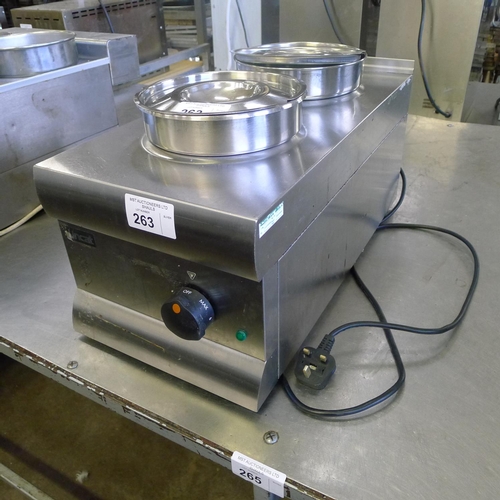 263 - 1 Lincat electric table top two pot bain marie 240v supplied with 2 stainless steel pots and 2 lids ... 