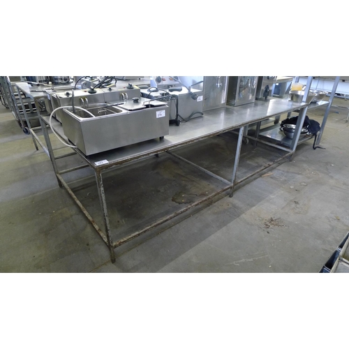 282 - 1 stainless steel table approx 245cm w x 123cm d x 72cm high