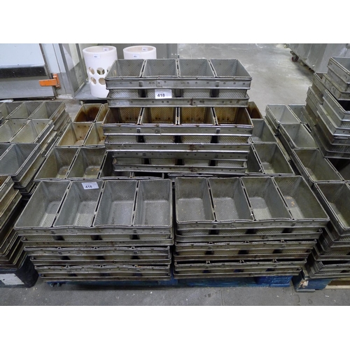 418 - 1 pallet containing 29 sets of 4 bread tins (for 800g loaves)