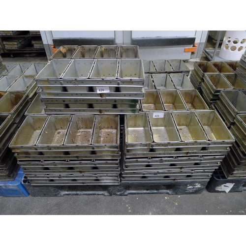 420 - 1 pallet containing 28 sets of 4 bread tins (for 800g loaves)