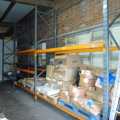 460 - A run of three bays of grey / orange metal pallet racking comprising of 4 uprights at approx 365cm h... 