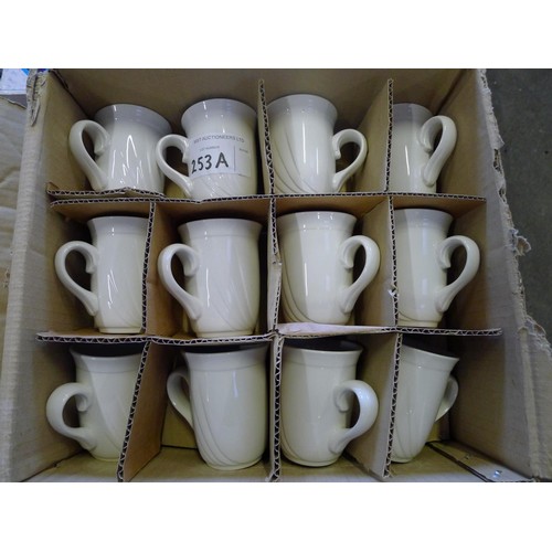 253A - 1 box containing 36 x Dudson Cumulus white 8oz beakers