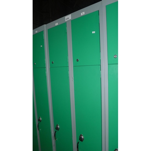 3456 - 1 green 2 door personnel locker with 3 compartments in each side (keys in auction office) lift handl... 