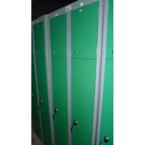 3459 - 1 green 2 door personnel locker with 3 compartments in each side (keys in auction office) lift handl... 