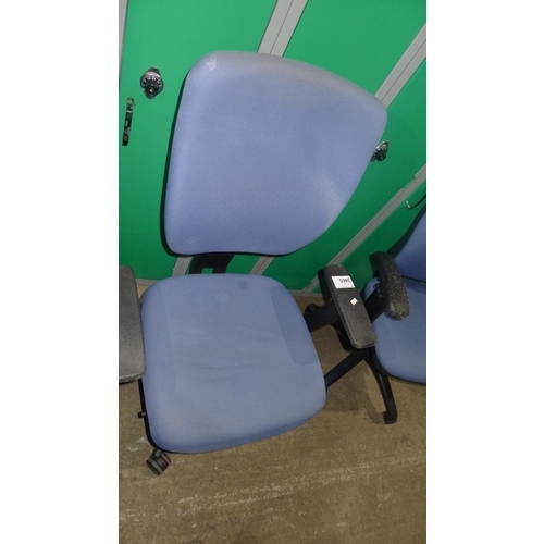 3465 - 1 light blue upholstered office swivel chair by Senator