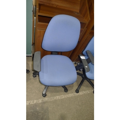 3470 - 1 light blue upholstered office swivel chair