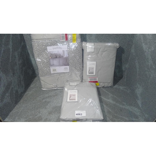 4063 - 2 x matching double duvet cover sets and a bed runner