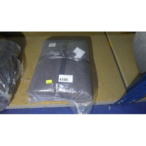 4100 - A 2 piece charcoal towel bail