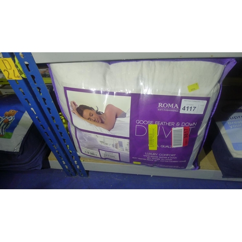 4117 - A goose feather and down duvet - 13.5 tog, super king by Roma