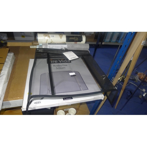 4223 - 2 Fire Vida fire screens (1 x Roxby & 1 x Octon)