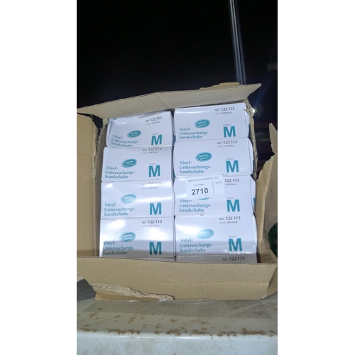 2710 - 1000 disposable gloves by Top Medics size M - box appears to have been squashed at some point but th... 