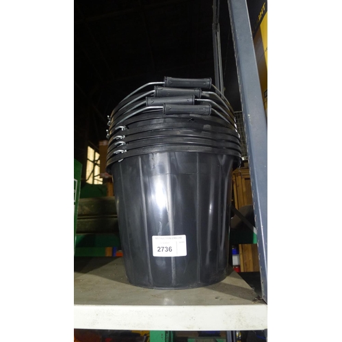 2736 - 8 black plastic buckets