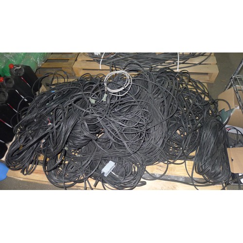 2585 - A quantity CCTV equipment comprising of 13 x ESP colour CMOS IR cameras, 1 x ESP 4 channel recorder ... 