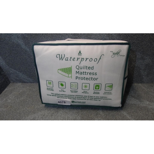 4078 - A double bed waterproof quilted mattress cover