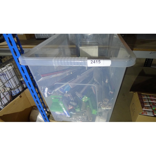 2415 - 1 box containing a quantity of various lights bulbs including halogen, under cupboard, cooker hoods,... 