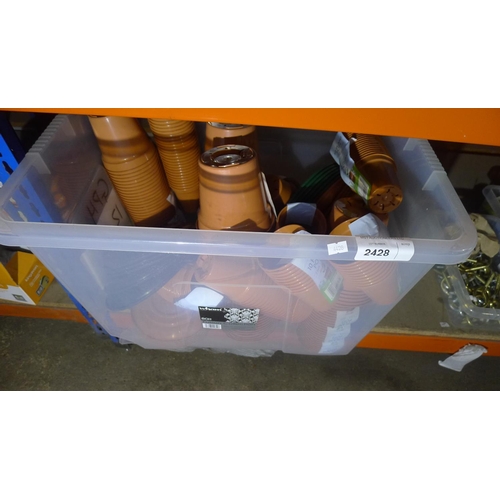 2428 - 1 box containing a quantity of various plastic plant pots