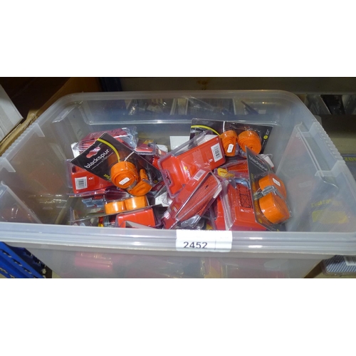 2452 - 1 box containing a quantity of tie down straps by Amtech and Blackspur