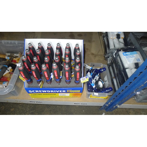 2509 - 24 various type Marksman 150mm screwdrivers in a cardboard retail display box and 1 small plastic bo... 