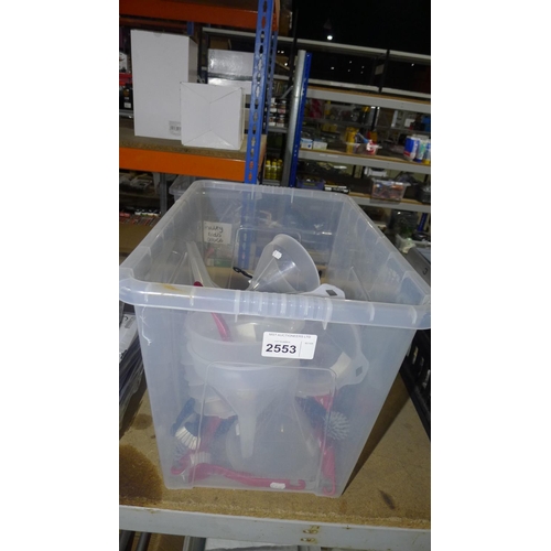 2553 - 1 box containing a quantity of Addis cleaning brushes and plastic funnels