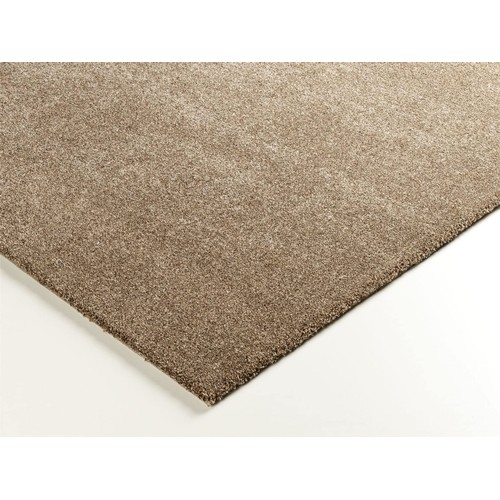 4473 - A light brown rug approx 200x290cm