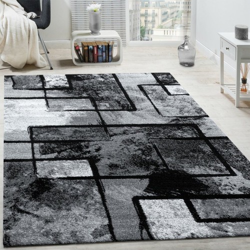 4476 - A black and grey patterned rug type Alaya RRP £212