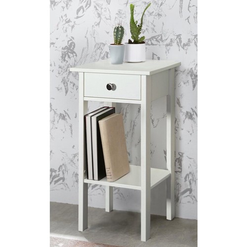 4440 - 2 small modern style single drawer occasional tables/bedside tables RRP £77