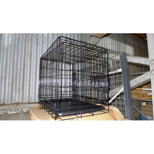 173a - A small 2ft - 2 door pet crate