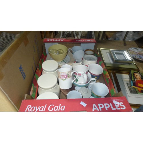 129 - A large quantity of various items including crockery, glasses, table lamps etc trade lot, contents o... 