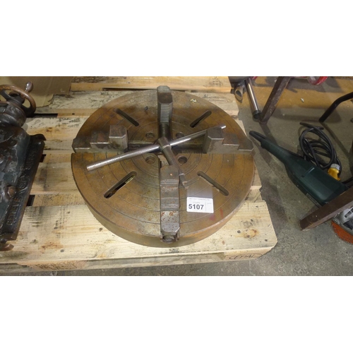 5107 - 1 four jaw lathe chuck type TM Maxi 690, 20 inch diameter