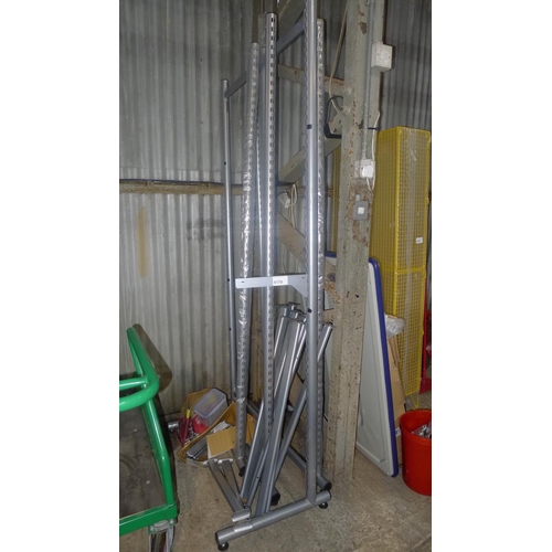 5170 - A quantity of racking believed to be by Dragon Design - includes uprights, crossbeams and various su... 