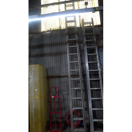 5175 - 1 tall double extending aluminium ladder by Youngman (2 x 17 tread)