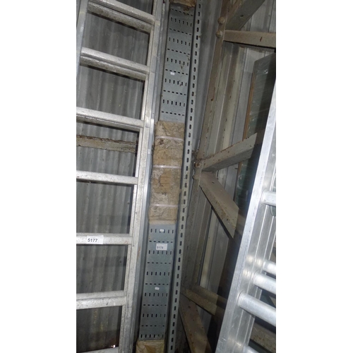 5178 - 2 lengths of galvanised metal trunking