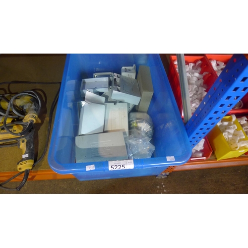 5225 - 1 box containing a quantity of various items including a Honeywell zone valve head, 2 Drayton actuat... 