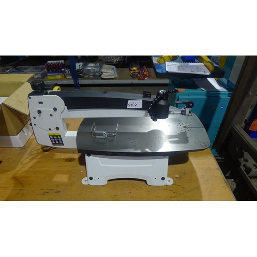 5302 - 1 Jet bench top scroll saw type JWSS-22B, 22inch, 240v RRP £850 (SP016644)