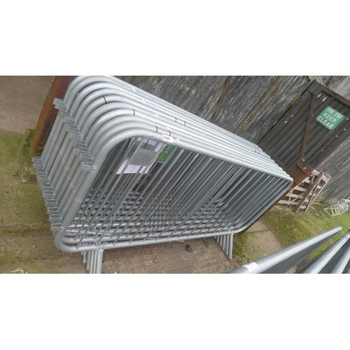 5408 - 10 galvanised metal free standing interlockable pedestrian control barriers by Smart Weld, each appr... 