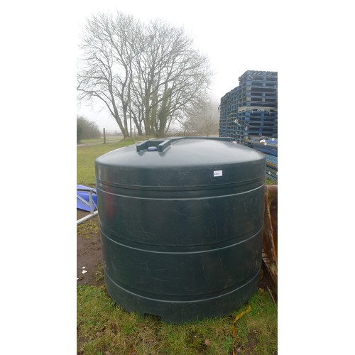 5413 - 1 unbunded oil tank by Titan type V2500