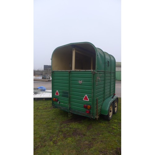 5418 - 1 vintage twin axle, braked horsebox by Rice (for two horses), body size approx 330cm long x 170cm w... 