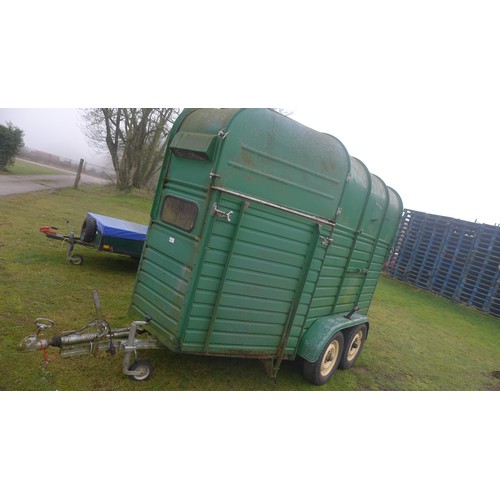 5418 - 1 vintage twin axle, braked horsebox by Rice (for two horses), body size approx 330cm long x 170cm w... 