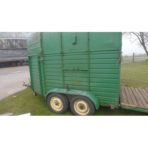 5418 - 1 vintage twin axle, braked horsebox by Rice (for two horses), body size approx 330cm long x 170cm w... 