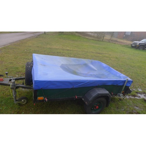 5419 - 1 unbaked single axle trailer supplied with a spare wheel and a blue tarpaulin load cover, body size... 