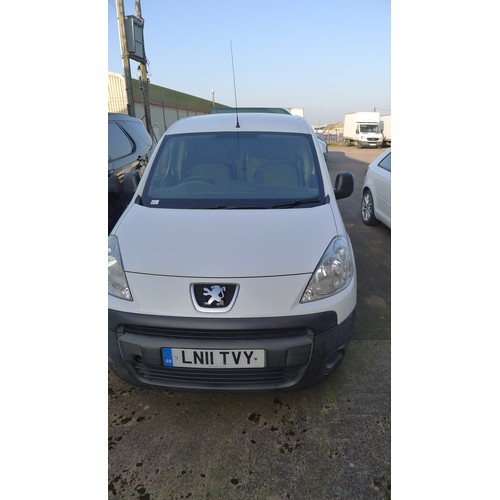 5435 - Peugeot Partner 625 HDi 75 panel van, white, Reg LN11 TVY  18/03/2011,  1560cc 5sp manual diesel, Si... 